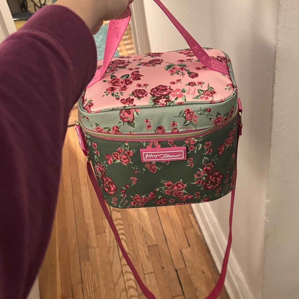 NEVER USED Betsey Johnson Floral Pink and Green Insulated Lunch Bag